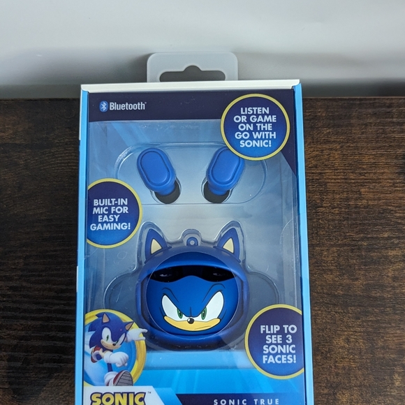 Sonic The Hedgehog Sonic True Wireless Earbuds - Picture 4 of 10